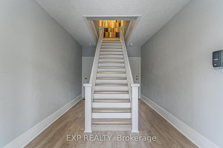 Property Photo:  52 St Andrew Street 1  ON K1N 5E9 