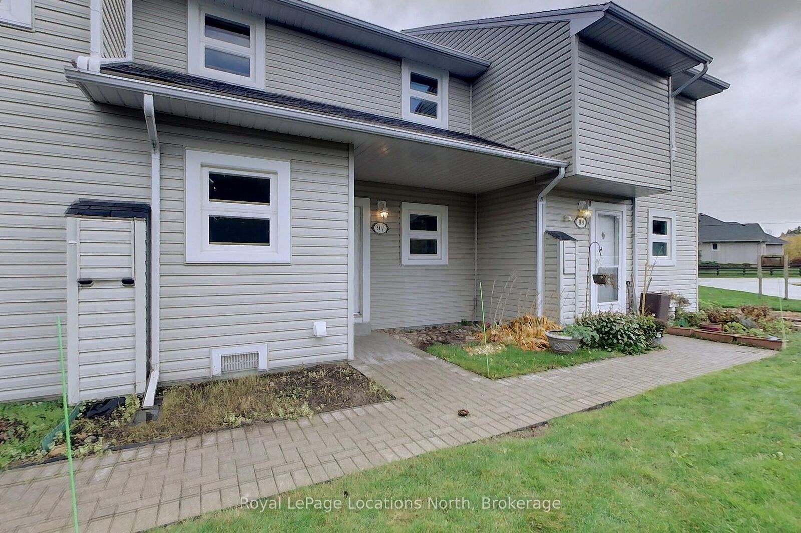 Property Photo:  127 Alfred Street W 97  ON N0H 2P0 
