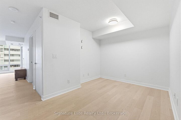 Property Photo: 295 Adelaide Street W 1708 ON M5V 0L4