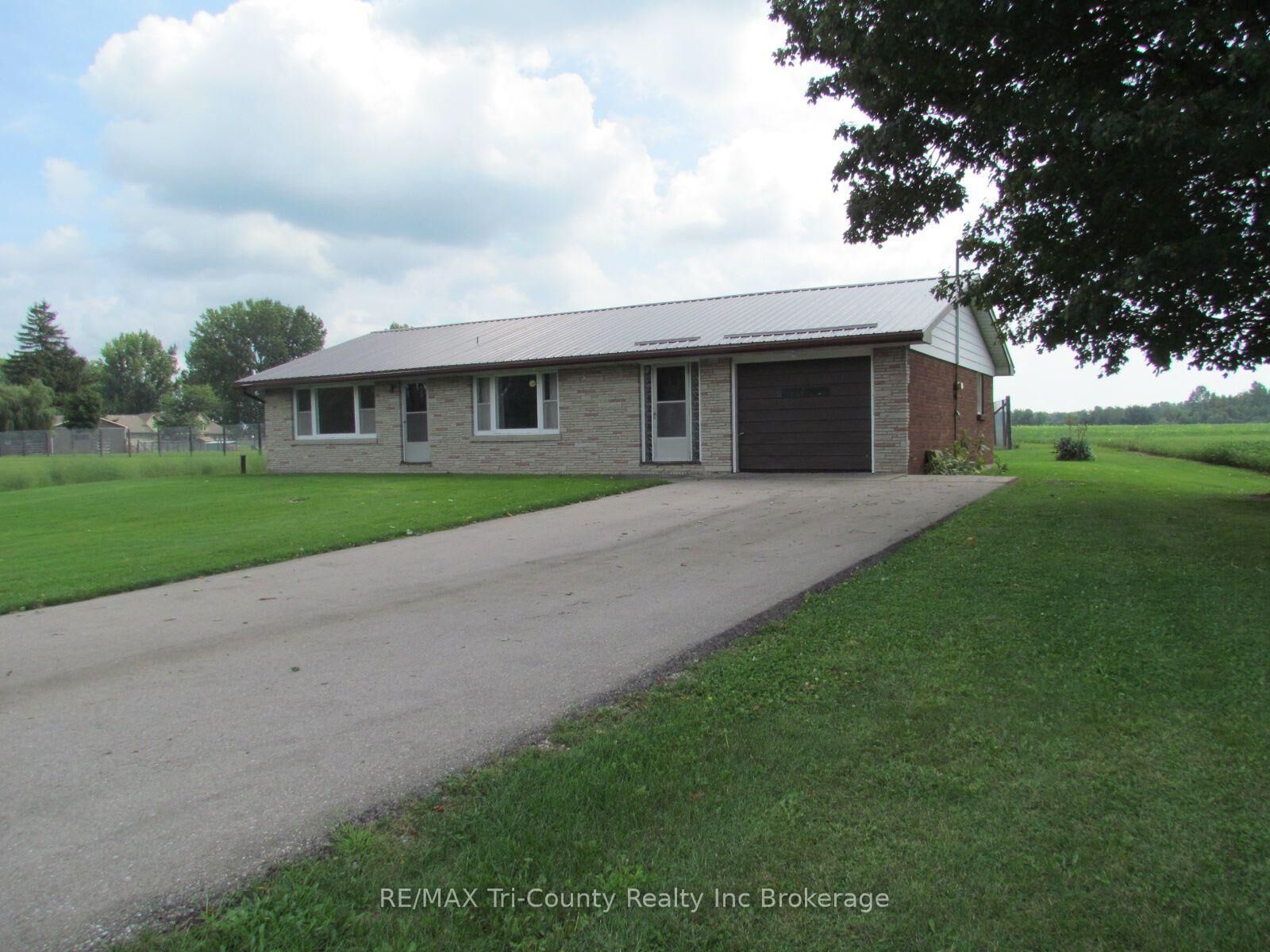 Property Photo: 1246 3 Highway ON N4B 2W6