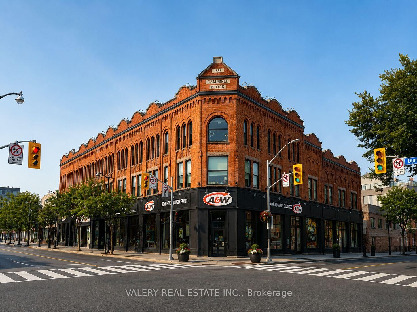 Property Photo:  2870 Dundas Street W 201  ON M6P 1Y8 