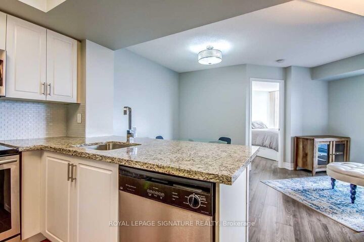 Property Photo:  28 Harrison Garden Boulevard 1703  ON M2N 7B5 