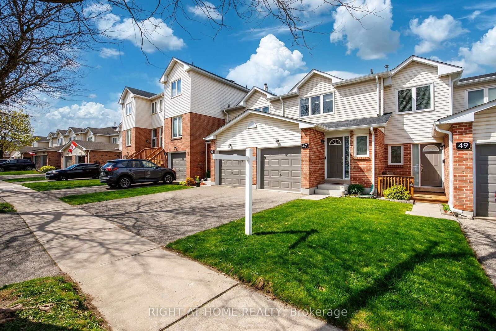 Property Photo:  47 Stewart Maclaren Road 74  ON L7G 5L8 