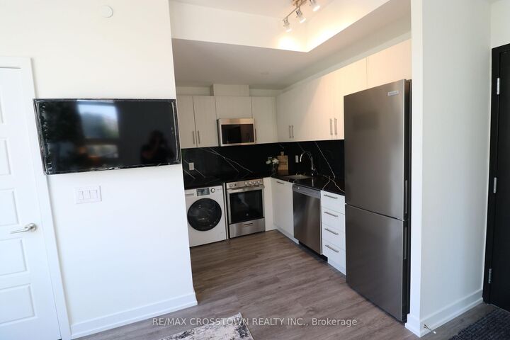 Property Photo:  57-861 Sheppard Avenue W 2nd  ON M3H 0E8 