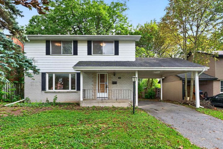 Property Photo: 92 Cliff Crescent ON K7M 1A8