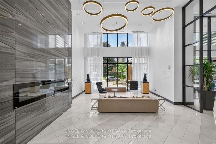 Property Photo:  255 Bay Street 201  ON K1R 0C5 