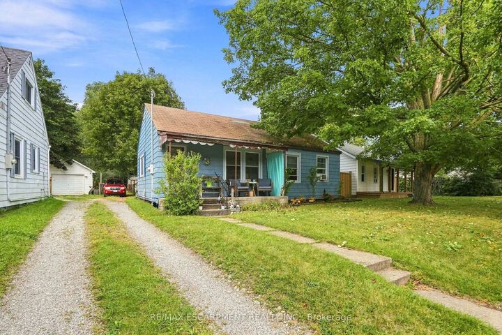 Property Photo:  9 Lancaster Avenue  ON N3T 5E5 