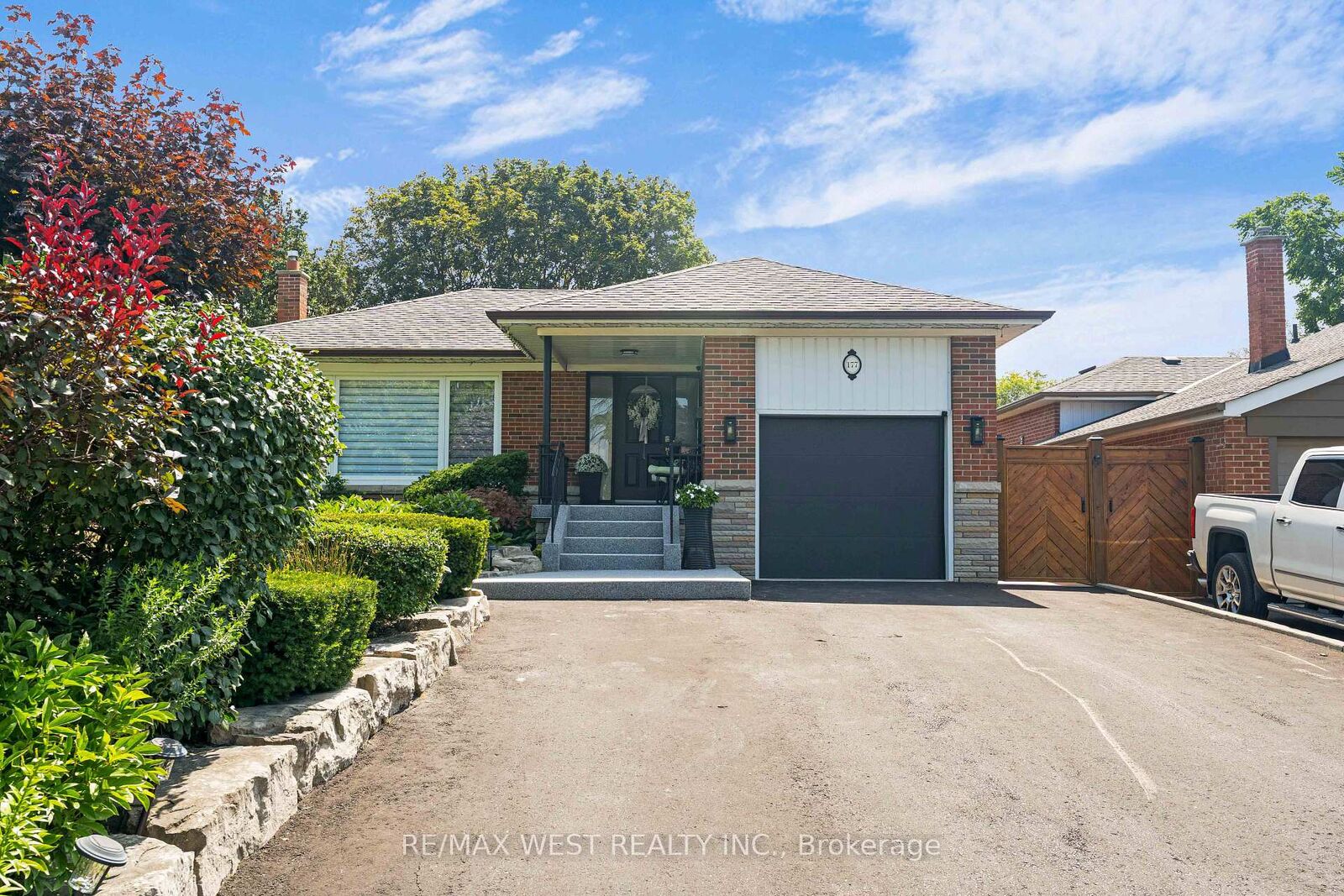 Property Photo: 177 Searle Avenue ON M3H 4B5