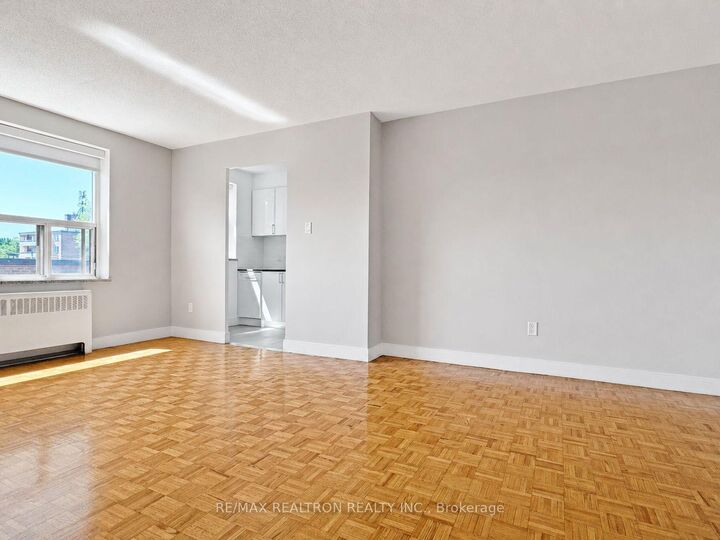 Property Photo:  1291 Bayview Avenue 305  ON M4G 2Z9 