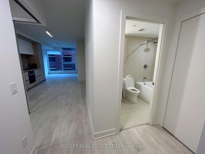 Property Photo: 15 Mercer Street 714 ON M5V 3C6