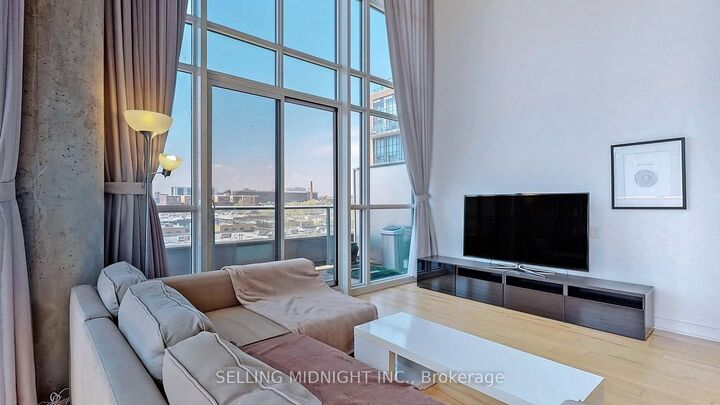 Property Photo:  5 Hanna Avenue 540  ON M6K 0B3 