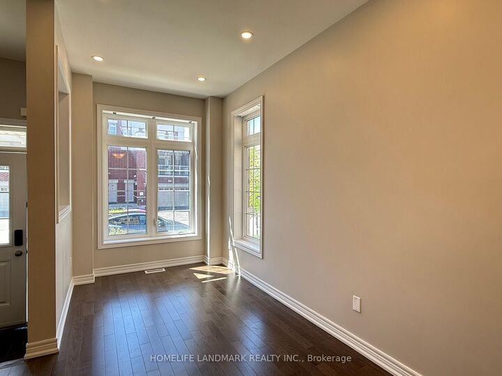 Property Photo:  52 Luzon Avenue  ON L6B 1N6 
