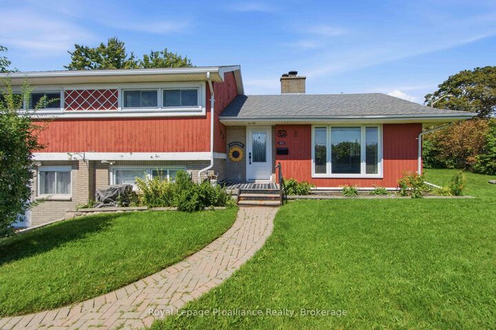 Property Photo: 302 King Street ON K8V 3X5