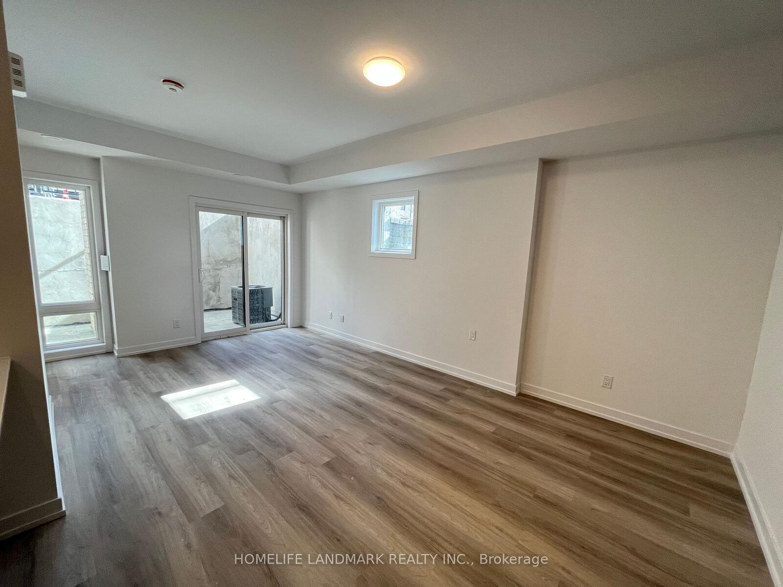 Property Photo:  5 Bancroft Lane 316  ON L4E 1M1 