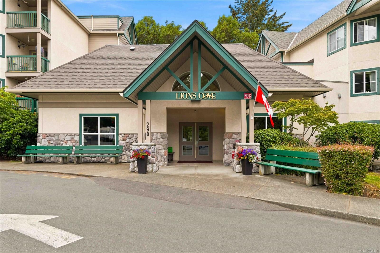 Property Photo: 290 Island Hwy #304 BC V9B 1G5