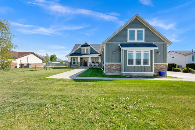 Property Photo: 547 W 2550 N UT 84414