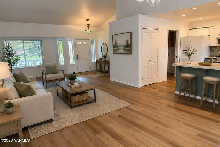 Property Photo: 1605 N Bluegrass Ln WA 98926