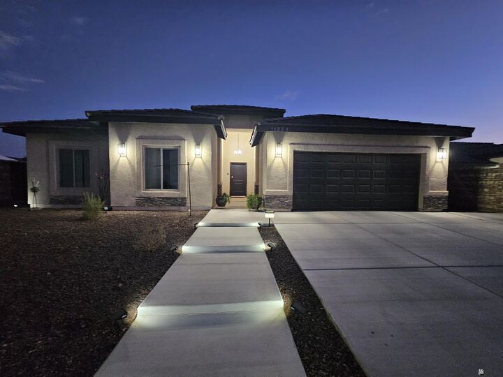 Property Photo: 10223 E 36 Pl AZ 85365
