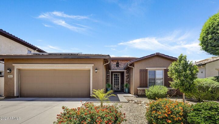 Property Photo:  5511 W Molly Lane  AZ 85083 
