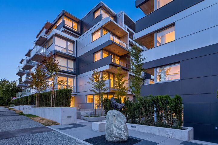 Property Photo:  8030 Oak Street 104  BC V6P 0M9 