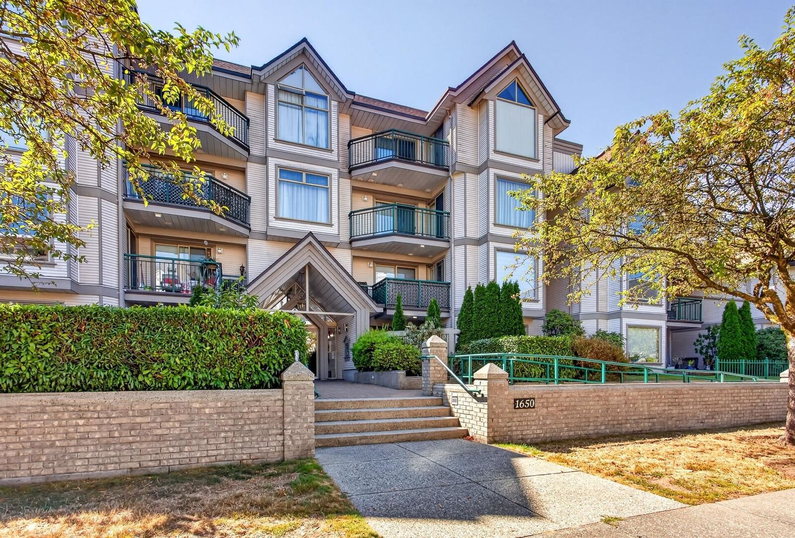Property Photo:  1650 Grant Avenue 306  BC V3B 7V2 