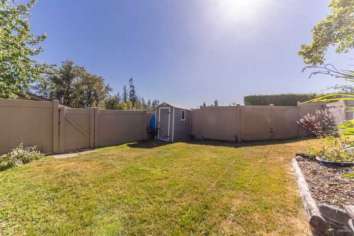Property Photo:  11464 Fisher Street 3  BC V2X 0H7 