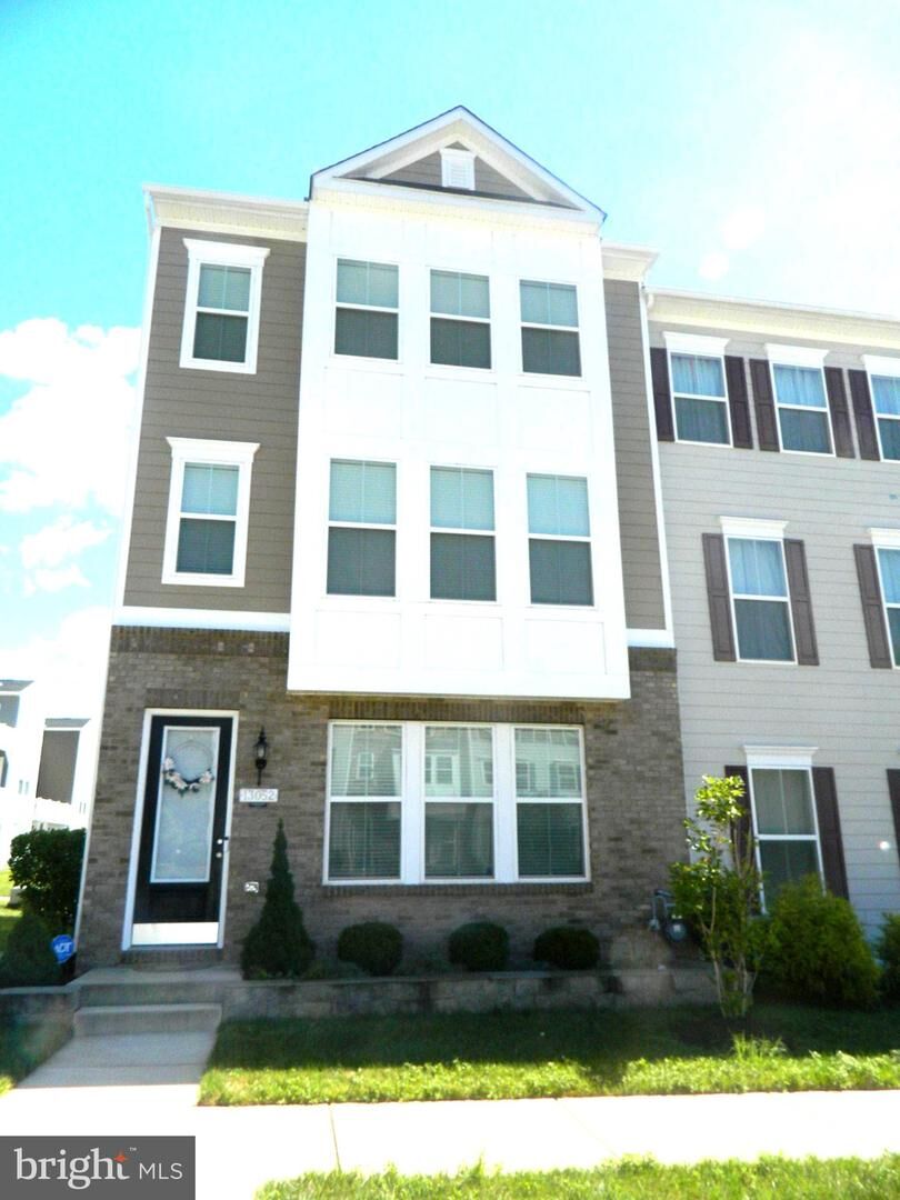 Property Photo:  13052 Jessica Grove Place  VA 22192 