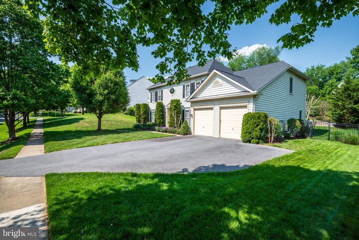 Property Photo:  10013 Puritan Way  MD 20872 