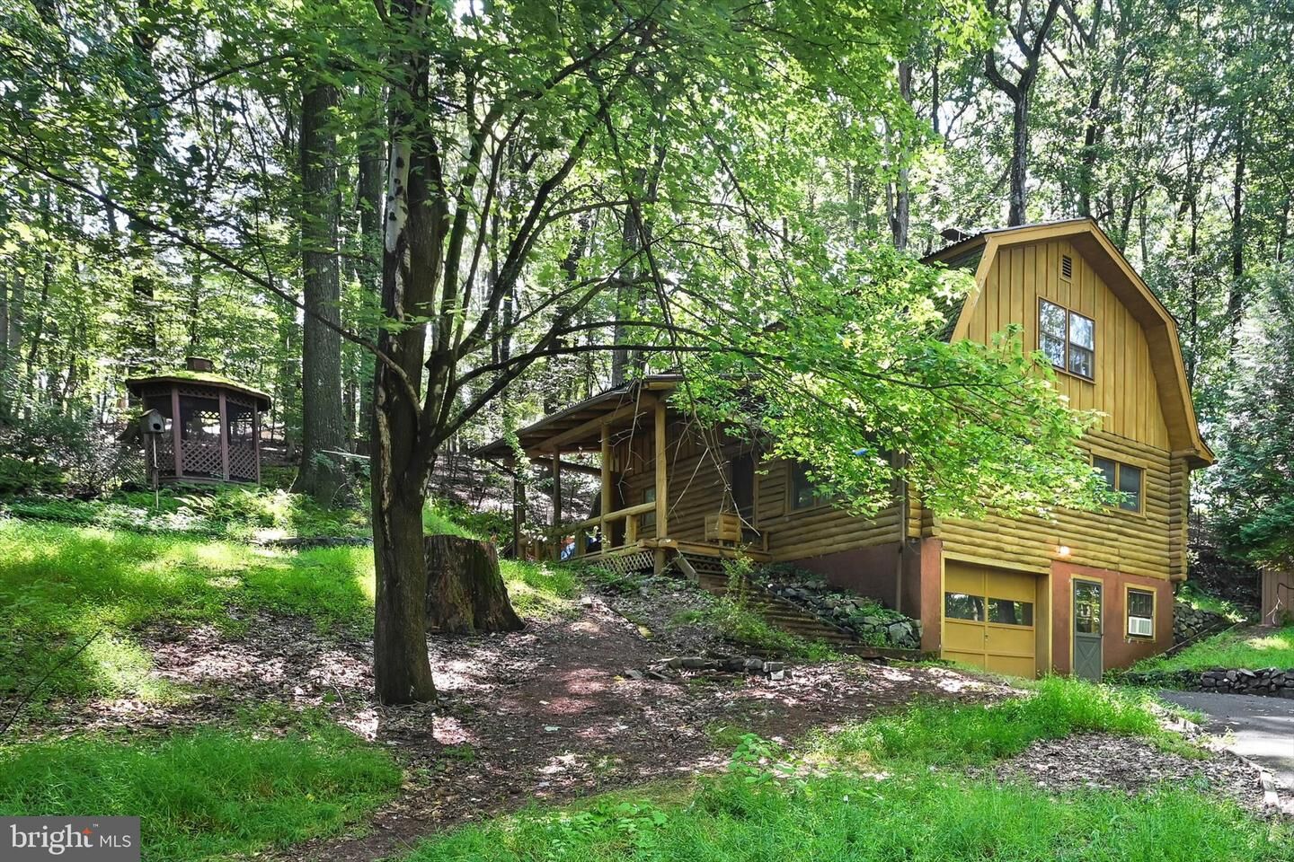 Property Photo:  110 Oakbrook Court  PA 19508 