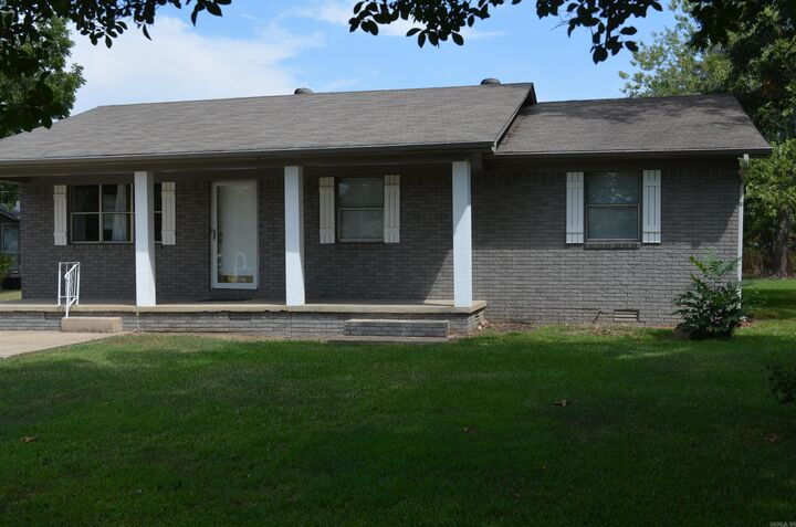 Property Photo: 211 S Polk Street AR 72023