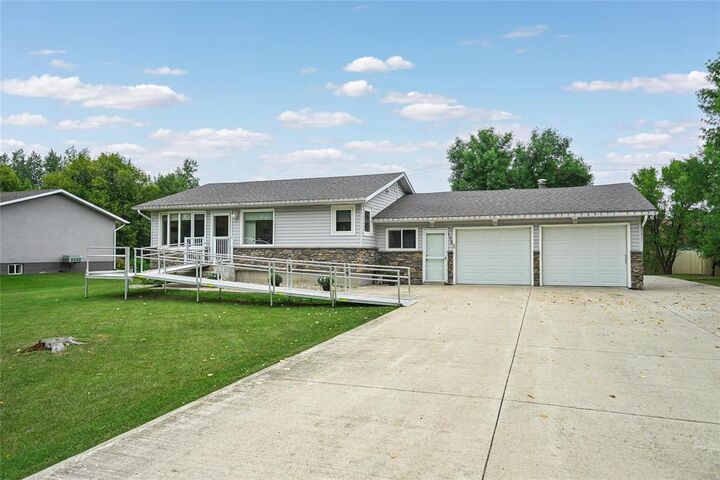 Property Photo:  139 Ritchot Drive  MB R0A 0A1 