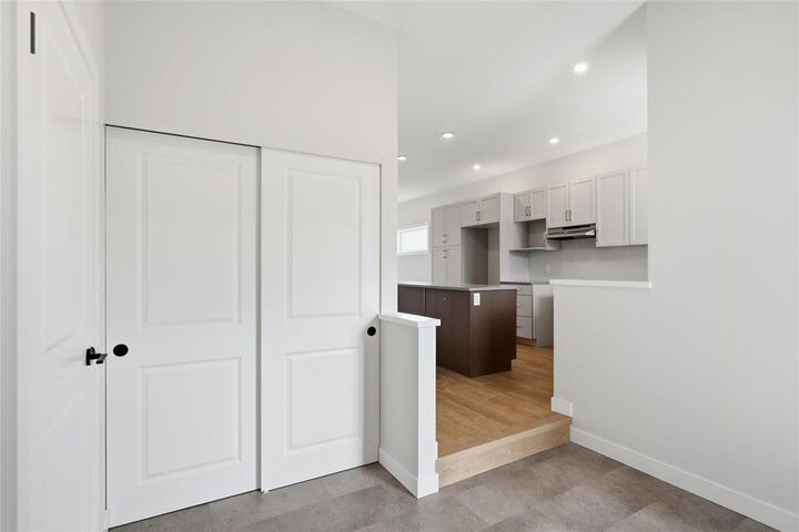 Property Photo:  116 Gardner Trail  MB R2V 5J6 