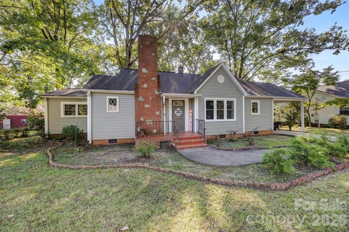 Property Photo: 511 Woodside Drive NC 28150