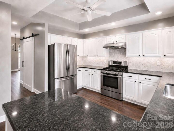Property Photo: 12512 Cliffcreek Drive NC 28078