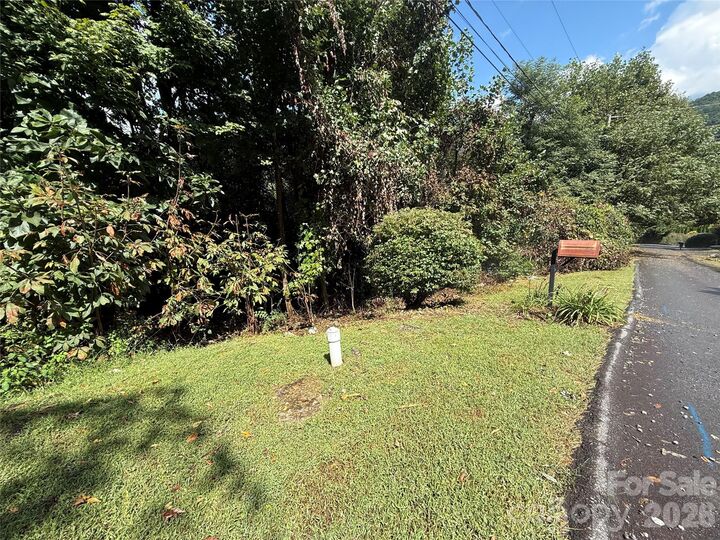 Property Photo:  10 Lewis Lane 10  NC 28751 