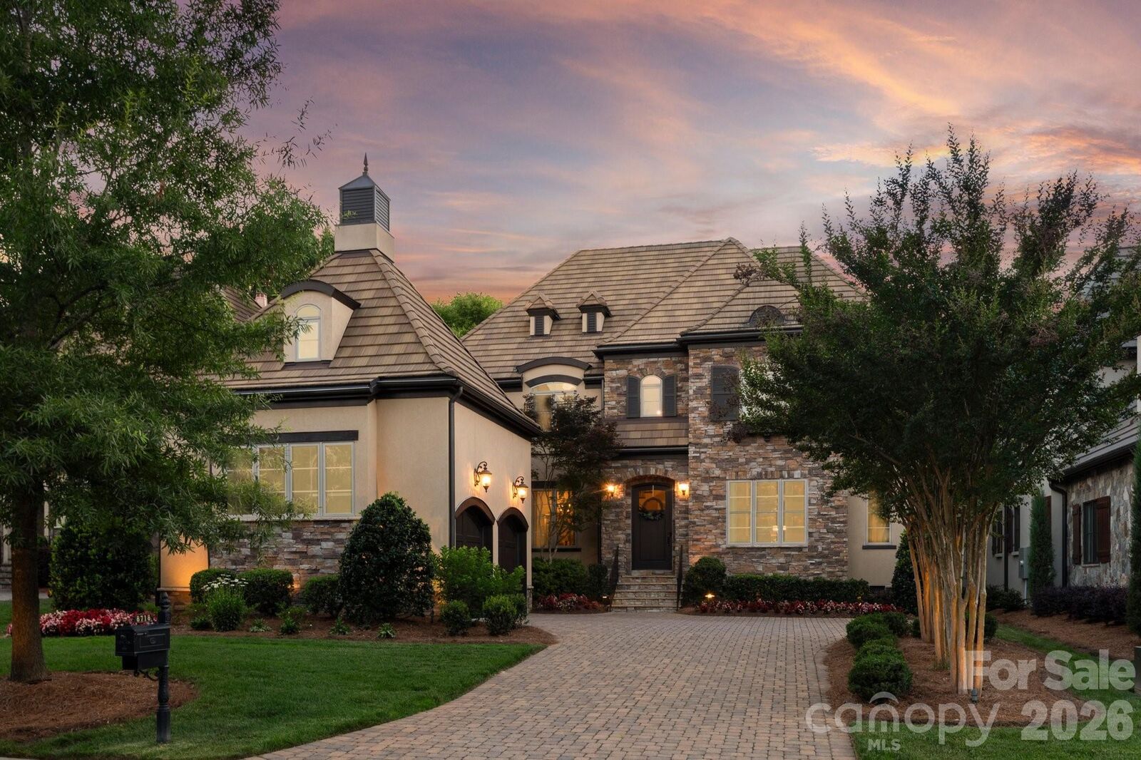 Property Photo: 8718 Thornbury Place NC 28173