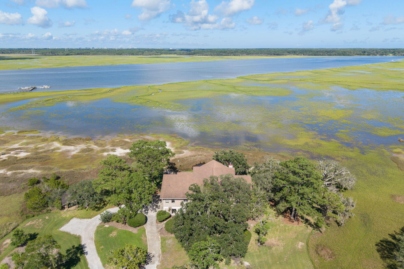 Property Photo: 2450 Kemway Road SC 29455