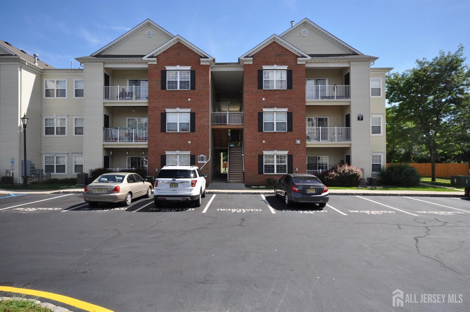 Property Photo:  716 Lucy Court  NJ 07080 