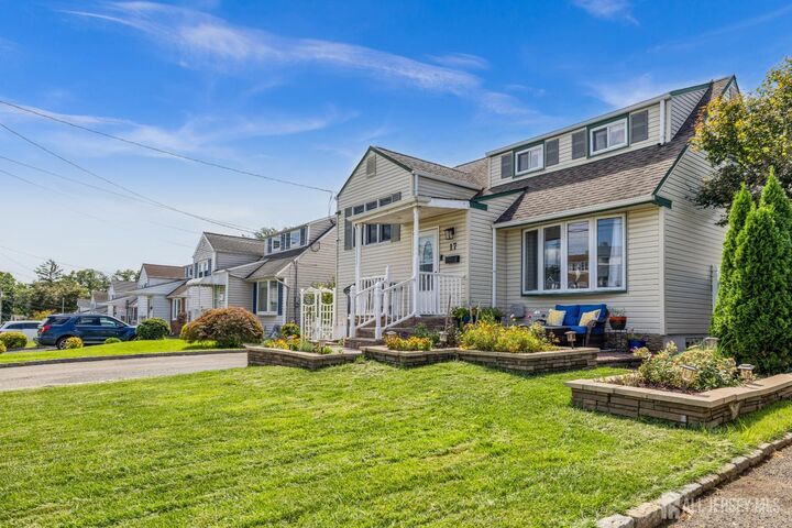 Property Photo:  17 Carter Place  NJ 08859 