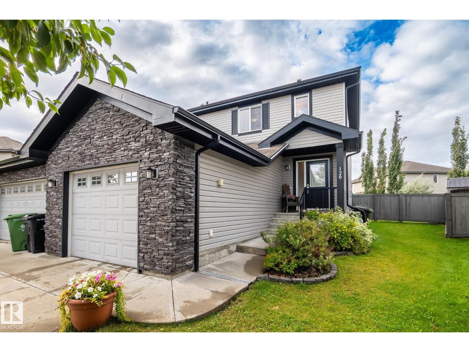Property Photo:  120 Cranston Pl  AB T8L 0K8 