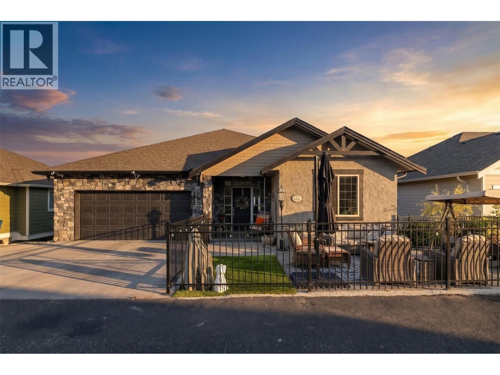 Property Photo:  871 Kuipers Crescent  BC V1W 5B1 