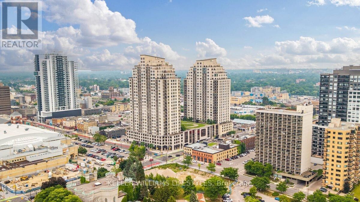 Property Photo:  330 Ridout Street North 1902  ON N6C 3Z3 