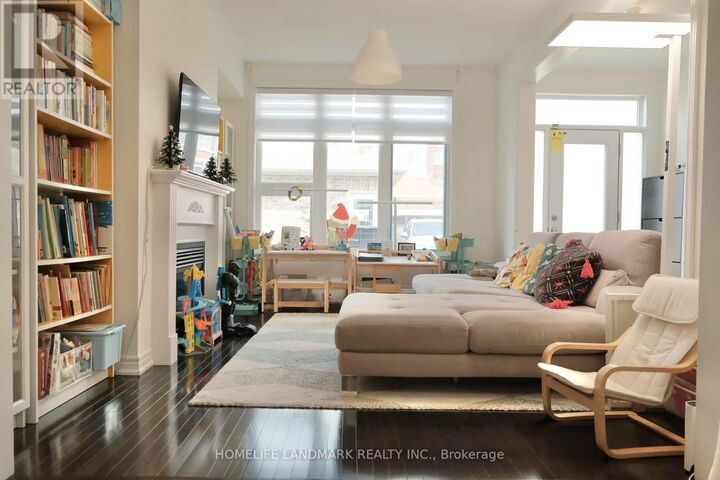 Property Photo: 220 South Unionville Avenue ON L3R 5L3