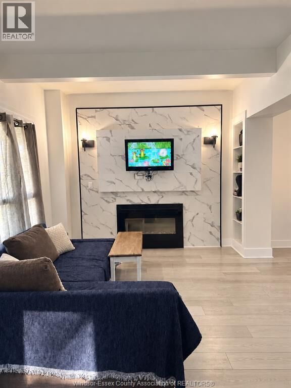 Property Photo:  1412 Lincoln Upper  ON N8Y 2J1 