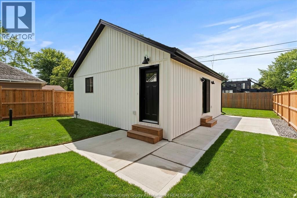 Property Photo: 557 Elinor Street ON N8P 1E3