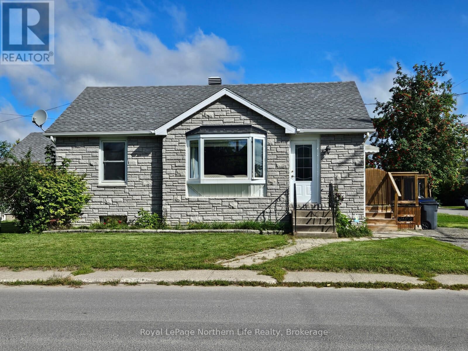Property Photo:  184 May Street  ON P0J 1P0 