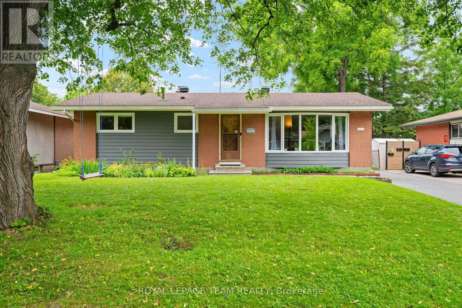 Property Photo:  1130 Parkway Drive  ON K2C 2W2 