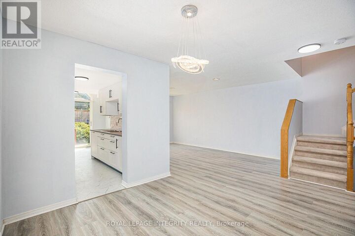 Property Photo:  67 Landover Crescent  ON K2M 2W4 