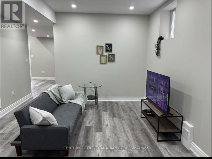 Property Photo: 2619 Sheffield Boulevard ON N6M 0G4