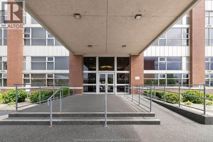 Property Photo:  2175 Wyandotte Street East 313  ON N8Y 5B9 